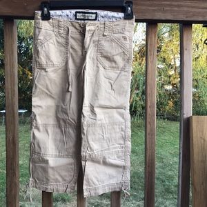 Abercrombie tan cargo capris